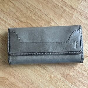 MELISSA GRAY FRYE TRIFOLD WALLET